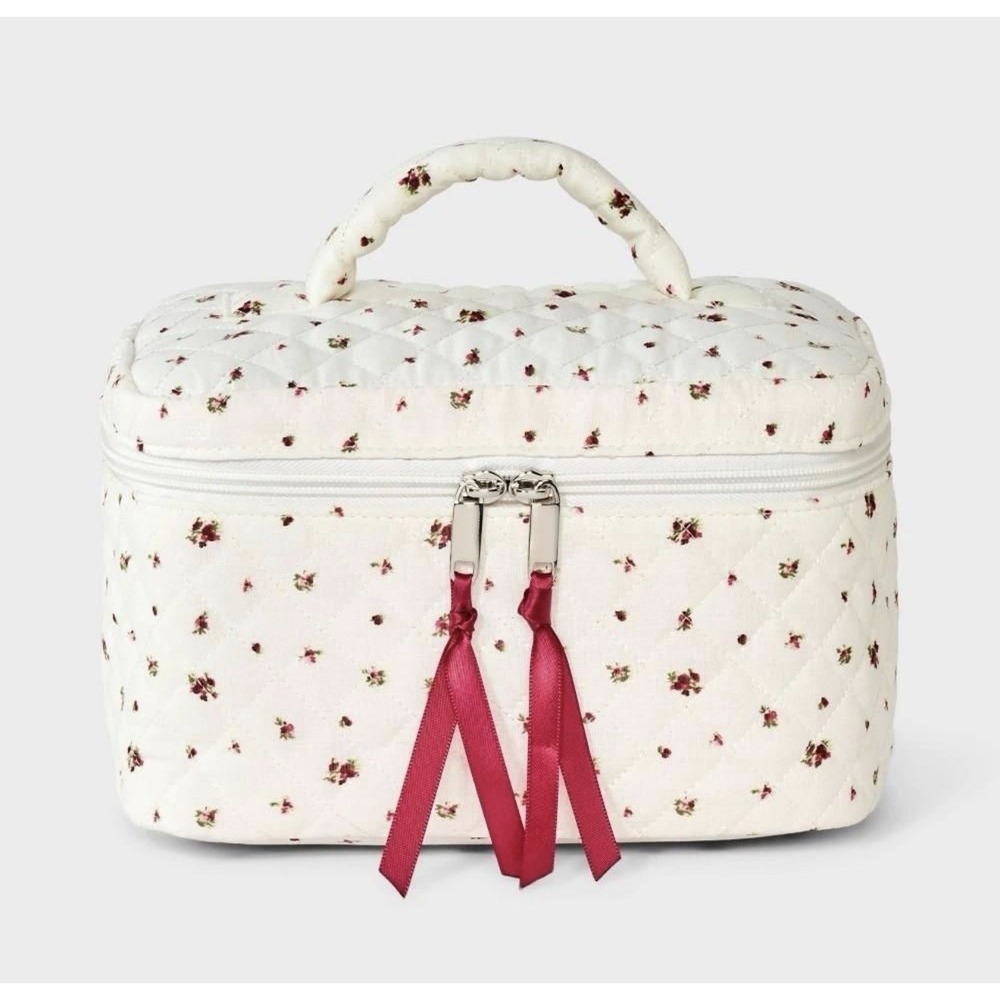 Wild Fable Vanity Top Handle Makeup Pooch Quilted Cream Floral Bows Cosmetic Bag